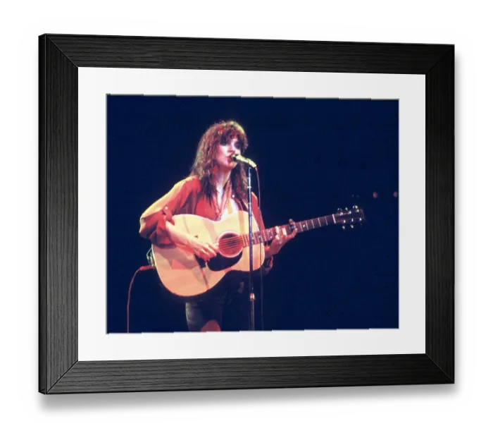 Framed Print : Photo of Linda Ronstadt Framed Print : Photo of Linda Ronstadt