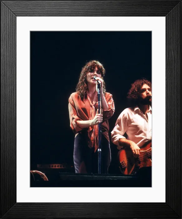 Framed Print : Photo of Linda Ronstadt Framed Print : Photo of Linda Ronstadt