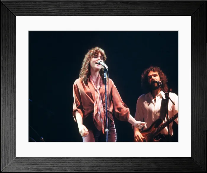Framed Print : Photo of Linda Ronstadt Framed Print : Photo of Linda Ronstadt