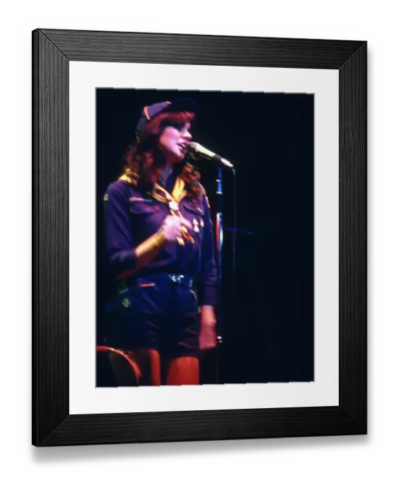 Framed Print : Photo of Linda Ronstadt Framed Print : Photo of Linda Ronstadt