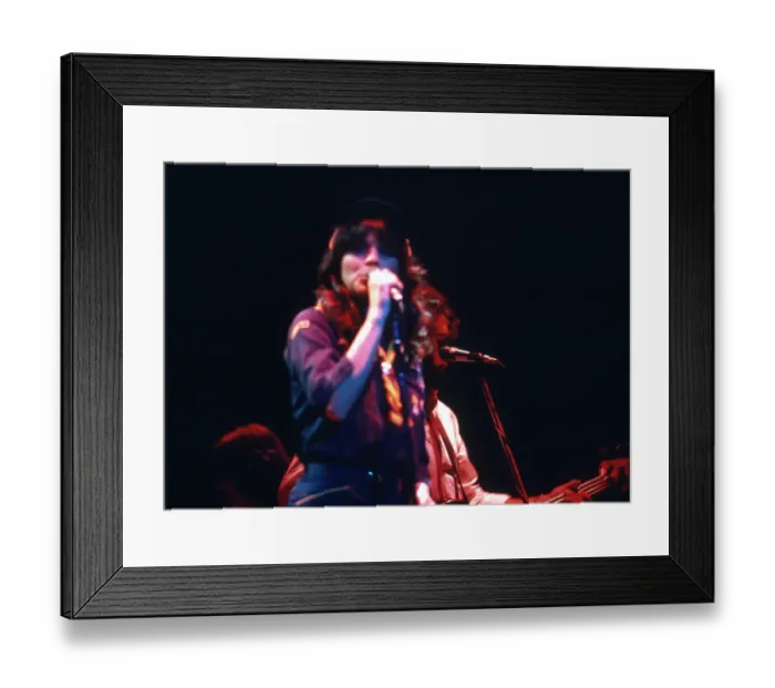 Framed Print : Photo of Linda Ronstadt Framed Print : Photo of Linda Ronstadt