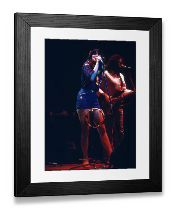 Framed Print : Photo of Linda Ronstadt Framed Print : Photo of Linda Ronstadt