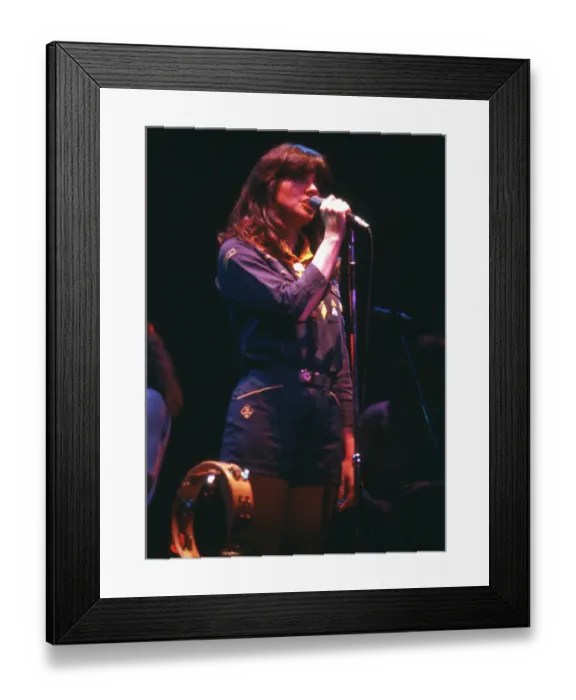 Framed Print : Photo of Linda Ronstadt Framed Print : Photo of Linda Ronstadt