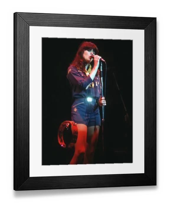 Framed Print : Photo of Linda Ronstadt Framed Print : Photo of Linda Ronstadt