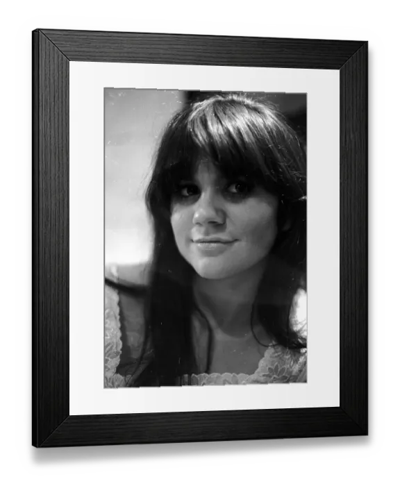 Framed Print : Photo of Linda Ronstadt Framed Print : Photo of Linda Ronstadt