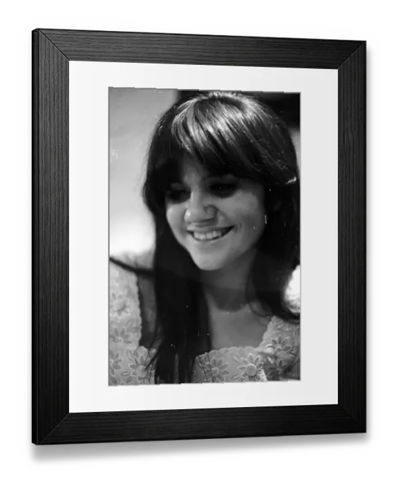Framed Print : Photo of Linda Ronstadt Framed Print : Photo of Linda Ronstadt