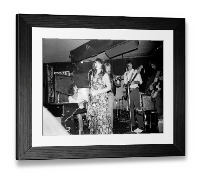 Framed Print : Photo of Linda Ronstadt Framed Print : Photo of Linda Ronstadt