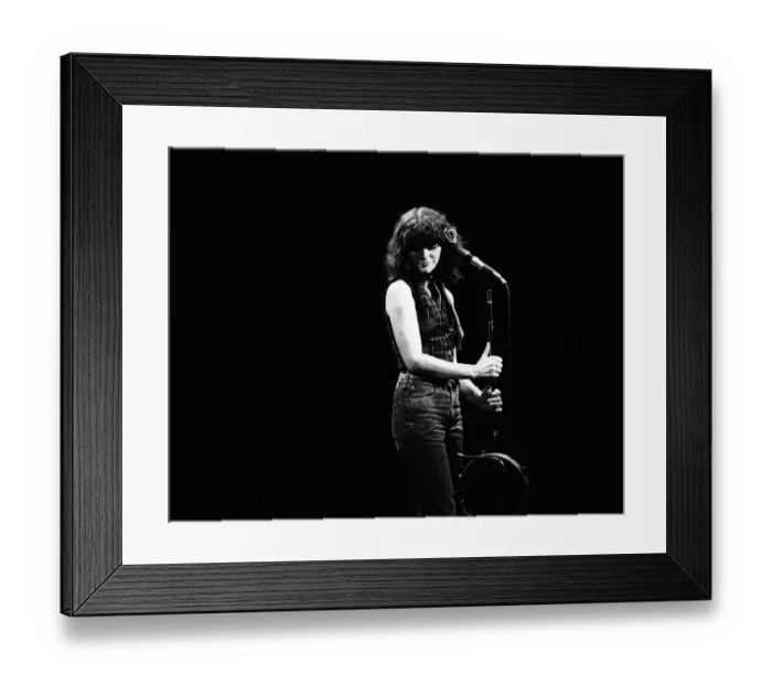 Framed Print : Photo of Linda Ronstadt Framed Print : Photo of Linda Ronstadt