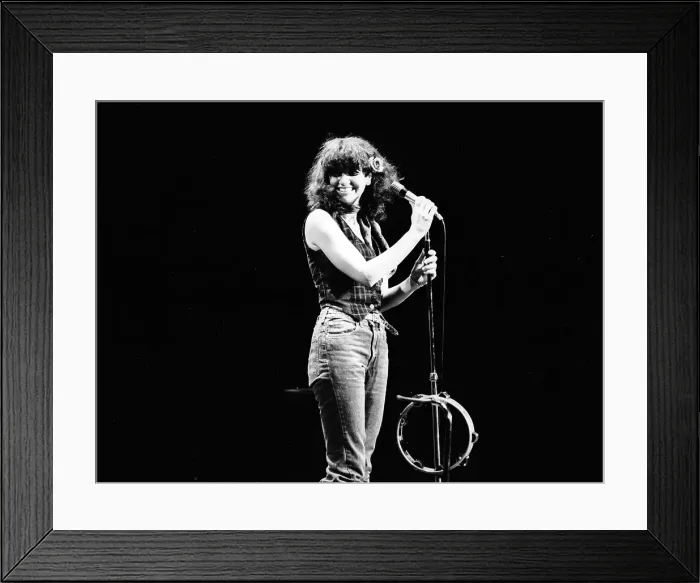 Framed Print : Photo of Linda Ronstadt Framed Print : Photo of Linda Ronstadt