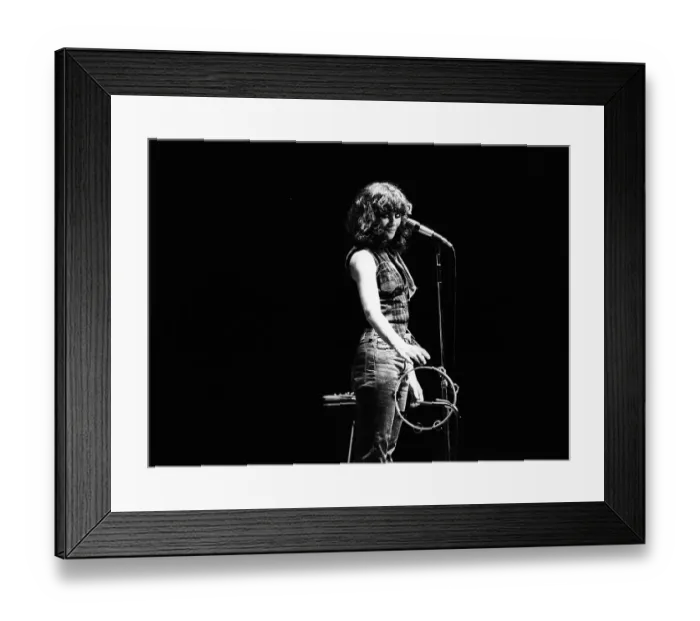 Framed Print : Photo of Linda Ronstadt Framed Print : Photo of Linda Ronstadt