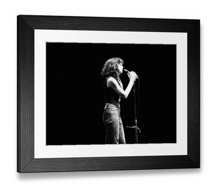Framed Print : Photo of Linda Ronstadt Framed Print : Photo of Linda Ronstadt