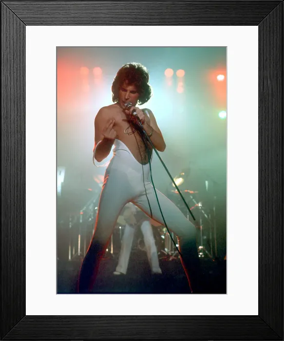 Framed Print : Photo of Queen