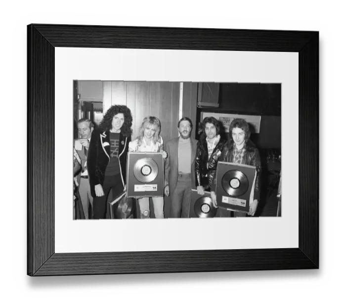 Framed Print : Photo of Queen