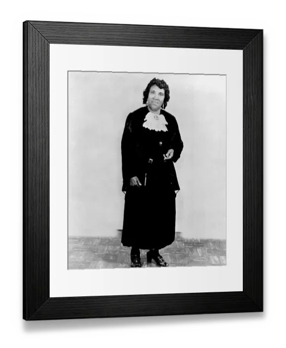 Framed Print : Photo of Katie Bell Nubin Framed Print : Photo of Katie Bell Nubin