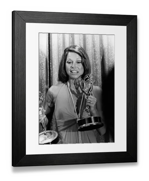 Framed Print : Photo of Mary Tyler Moore Framed Print : Photo of Mary Tyler Moore