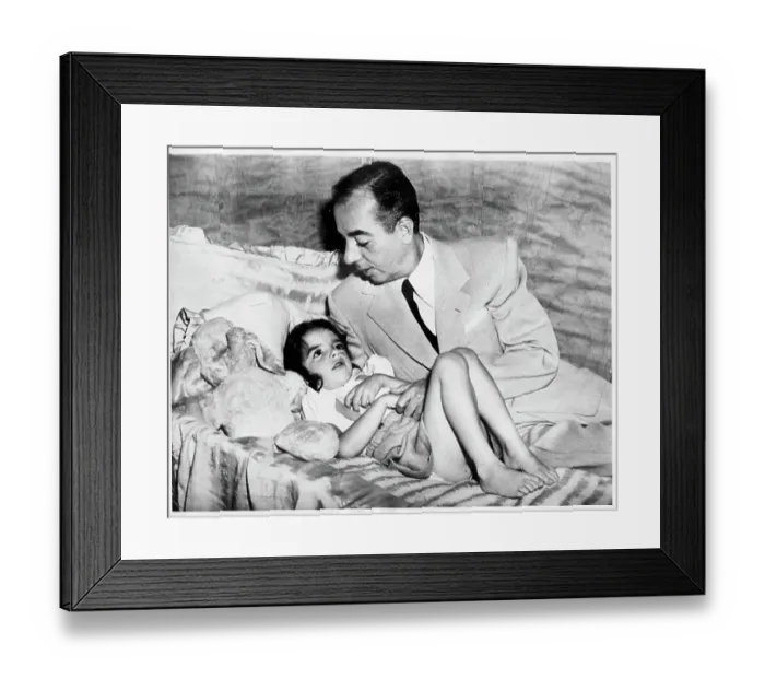 Framed Print : Photo of Liza Minnelli Framed Print : Photo of Liza Minnelli