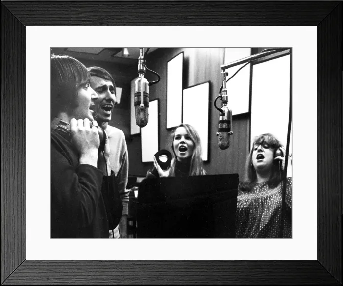 Framed Print : Photo of The Mamas And The Papas Framed Print : Photo of The Mamas And The Papas