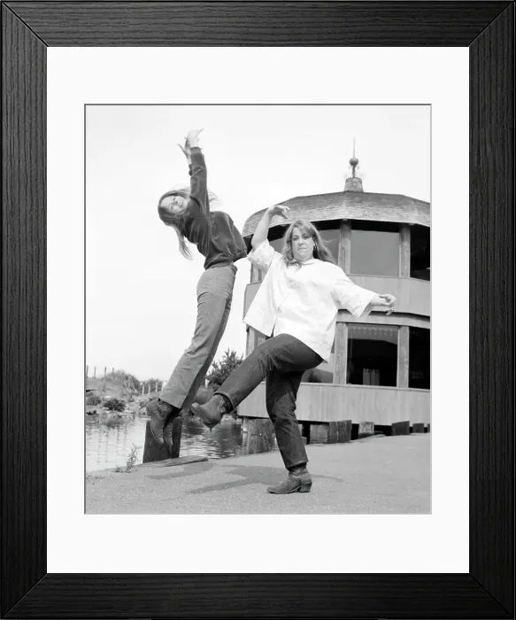 Framed Print : Photo of The Mamas And The Papas Framed Print : Photo of The Mamas And The Papas