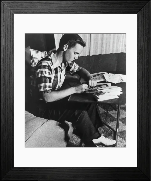 Framed Print : Photo of Robin Luke Framed Print : Photo of Robin Luke