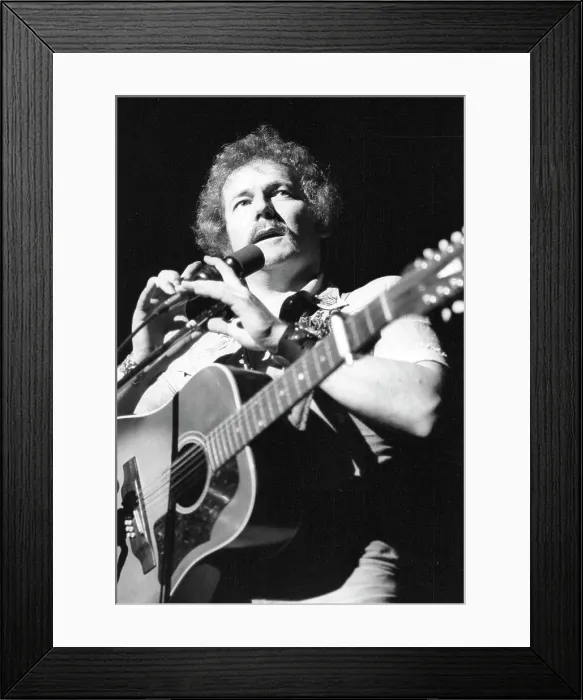 Framed Print : Gordon Lightfoot Performing Framed Print : Gordon Lightfoot Performing