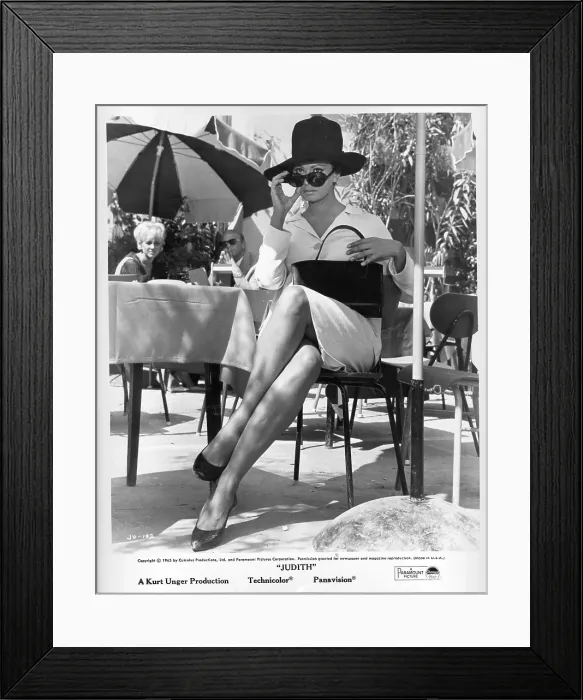 Framed Print : Photo of Sophia Loren Framed Print : Photo of Sophia Loren
