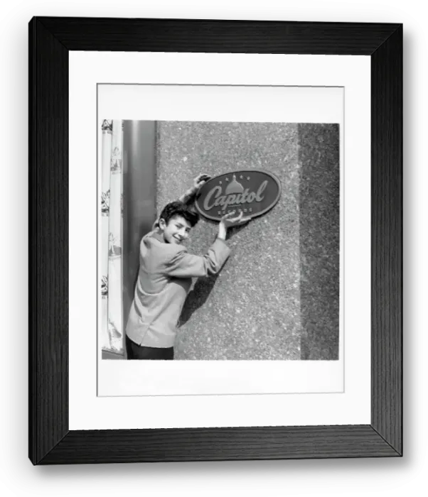 Framed Print : Photo of Laurie London Framed Print : Photo of Laurie London