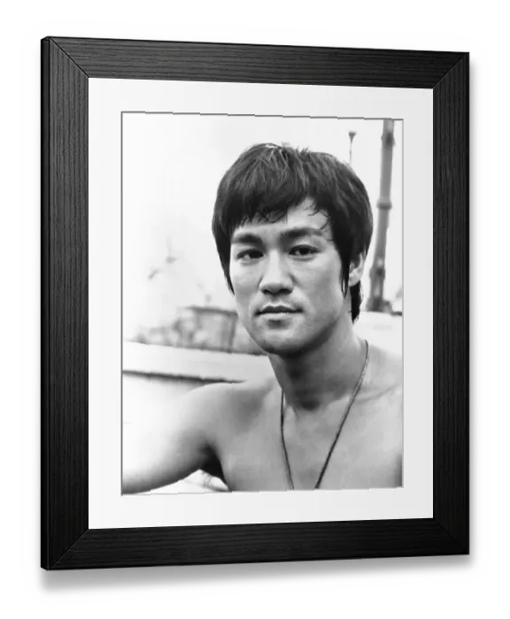 Framed Print : Photo of Bruce Lee