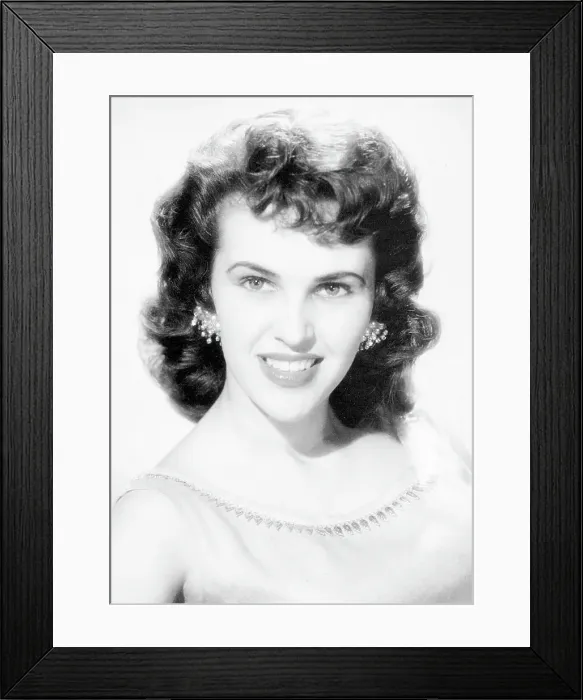 Framed Print : Photo of Wanda Jackson Framed Print : Photo of Wanda Jackson