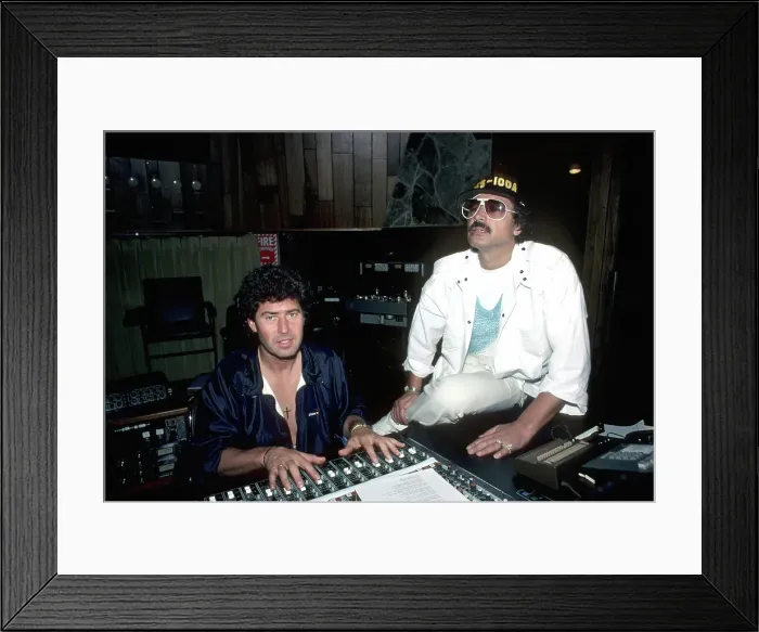 Framed Print : Photo of Engelbert Humperdinck Framed Print : Photo of Engelbert Humperdinck