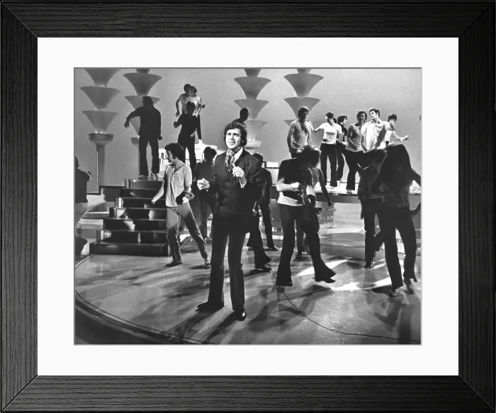 Framed Print : Photo of Engelbert Humperdinck Framed Print : Photo of Engelbert Humperdinck