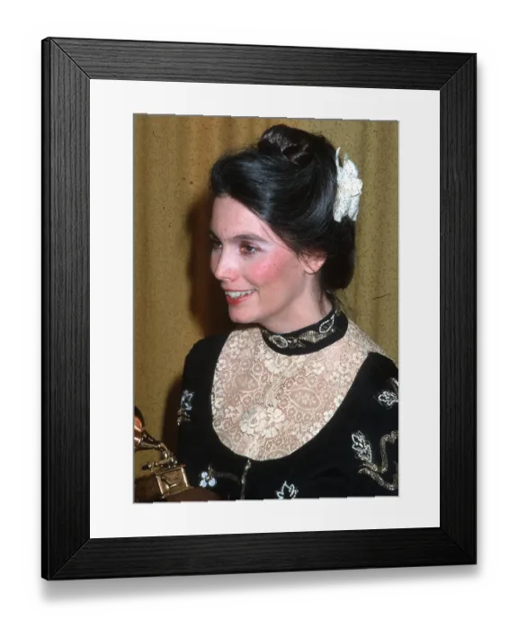 Framed Print : Photo of Emmylou Harris Framed Print : Photo of Emmylou Harris