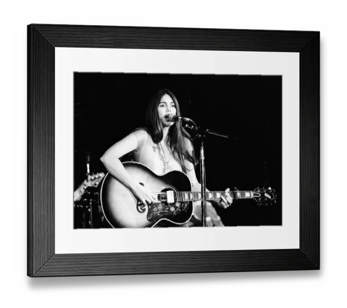 Framed Print : Photo of Emmylou Harris Framed Print : Photo of Emmylou Harris