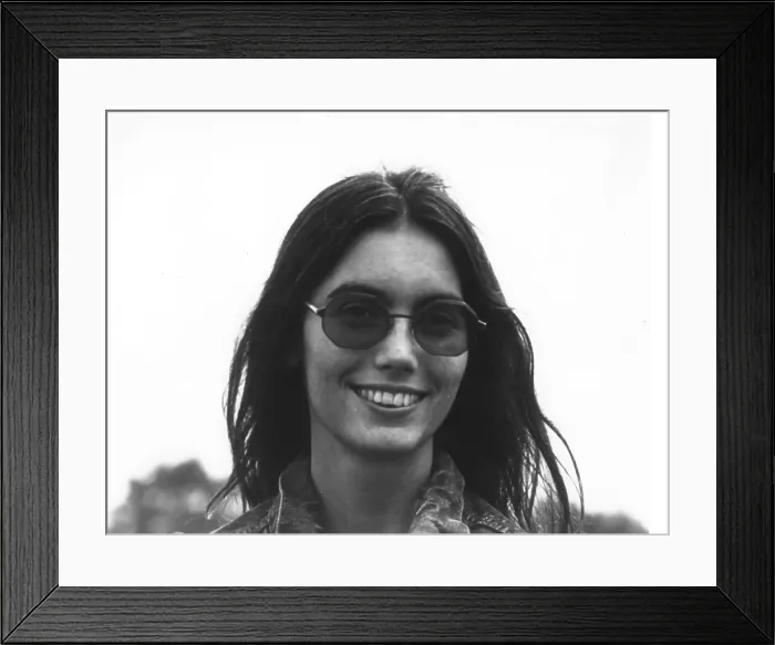 Framed Print : Photo of Emmylou Harris Framed Print : Photo of Emmylou Harris