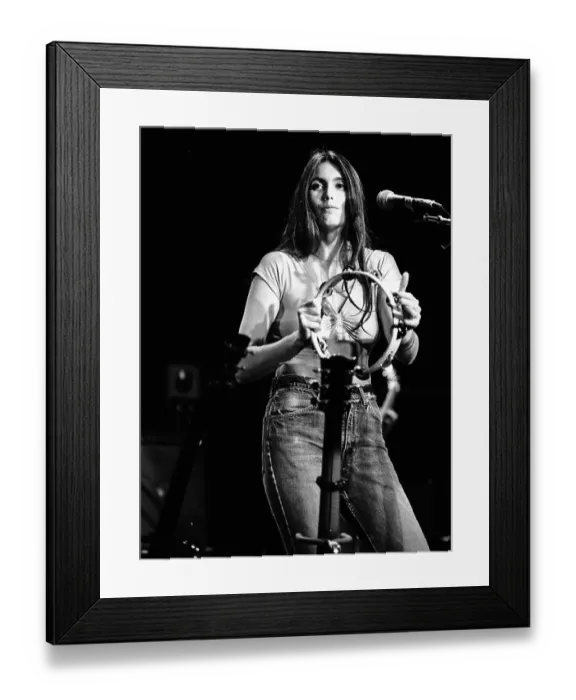 Framed Print : Photo of Emmylou Harris Framed Print : Photo of Emmylou Harris