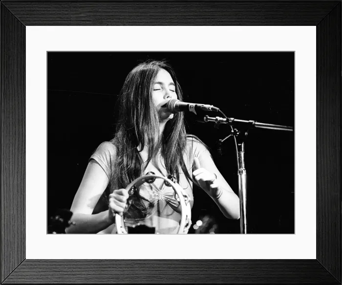 Framed Print : Photo of Emmylou Harris Framed Print : Photo of Emmylou Harris