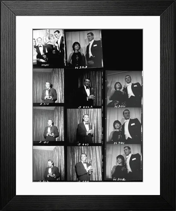 Framed Print : Photo of Cary Grant Framed Print : Photo of Cary Grant