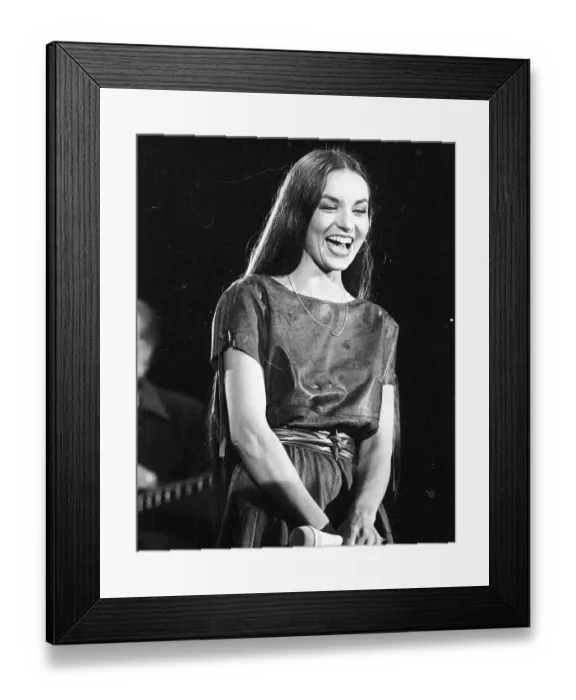 Framed Print : Photo of Crystal Gayle Framed Print : Photo of Crystal Gayle