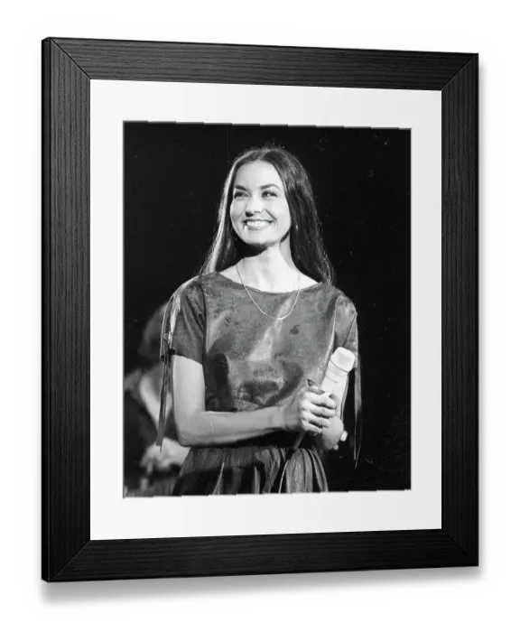 Framed Print : Photo of Crystal Gayle Framed Print : Photo of Crystal Gayle