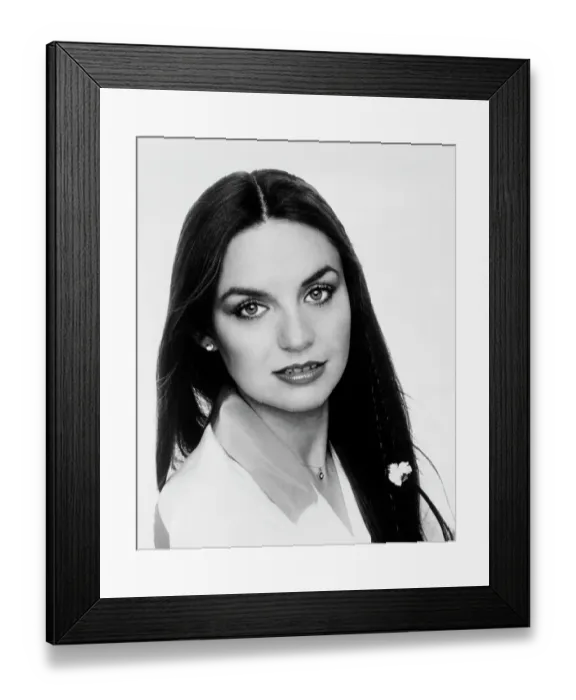 Framed Print : Photo of Crystal Gayle Framed Print : Photo of Crystal Gayle