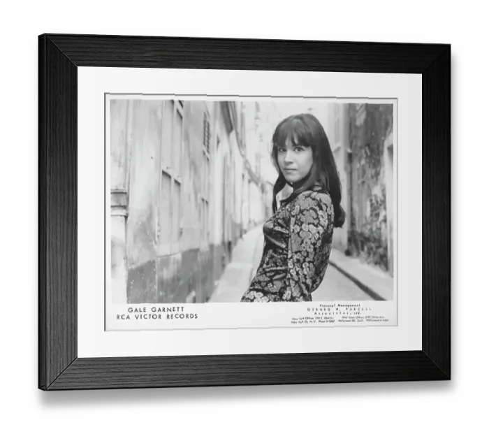Framed Print : Photo of Gale Garnett Framed Print : Photo of Gale Garnett