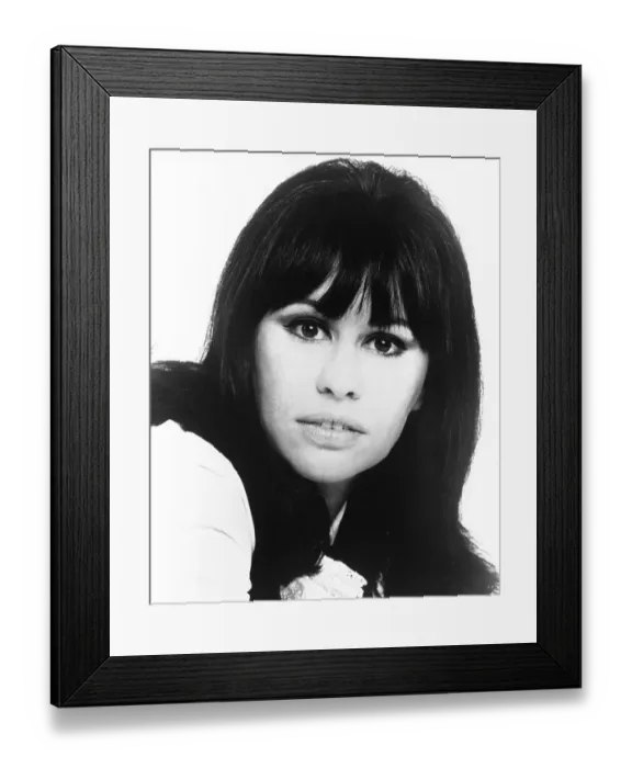 Framed Print : Photo of Astrud Gilberto Framed Print : Photo of Astrud Gilberto