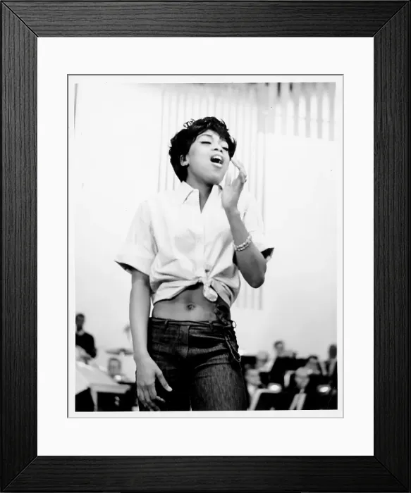 Framed Print : Photo of Lola Falana Framed Print : Photo of Lola Falana