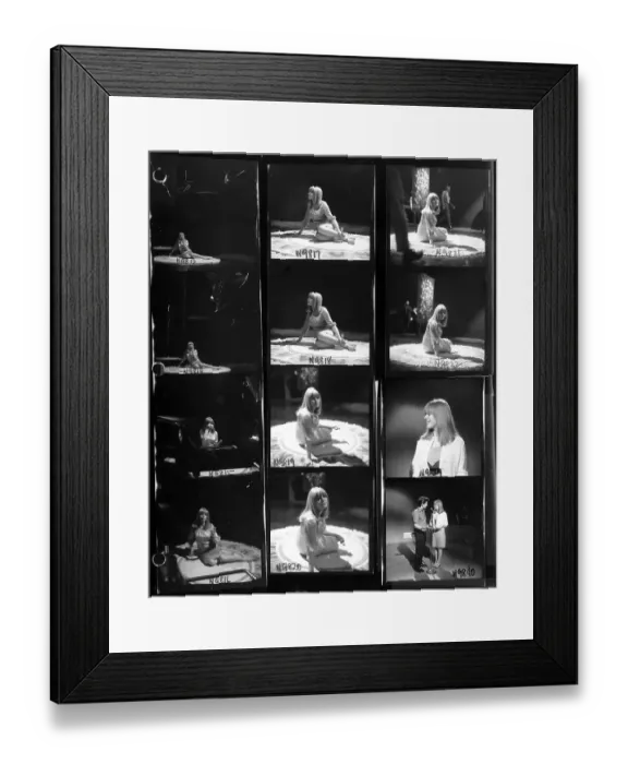 Framed Print : Photo of Marianne Faithfull Framed Print : Photo of Marianne Faithfull