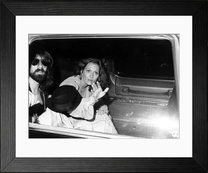 Framed Print : Photo of Faye Dunaway Framed Print : Photo of Faye Dunaway