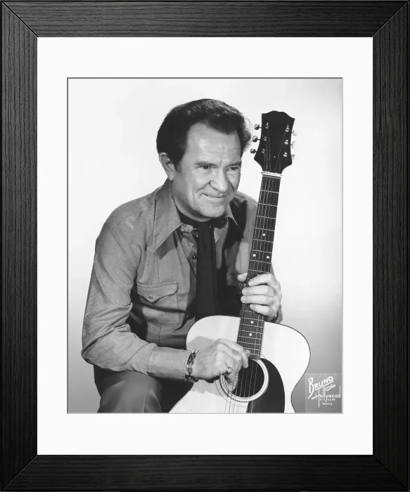 Framed Print : Photo of Danny Dill Framed Print : Photo of Danny Dill