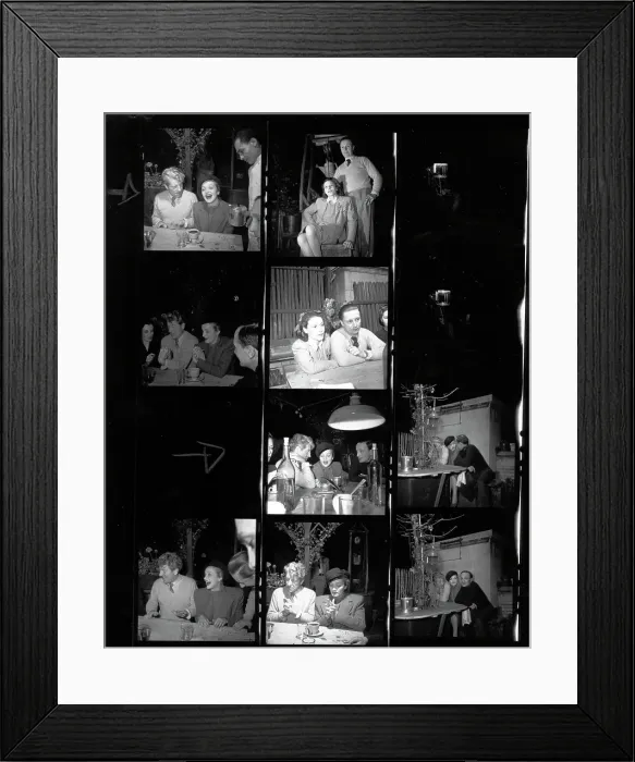 Framed Print : Photo of Marlene Dietrich Framed Print : Photo of Marlene Dietrich