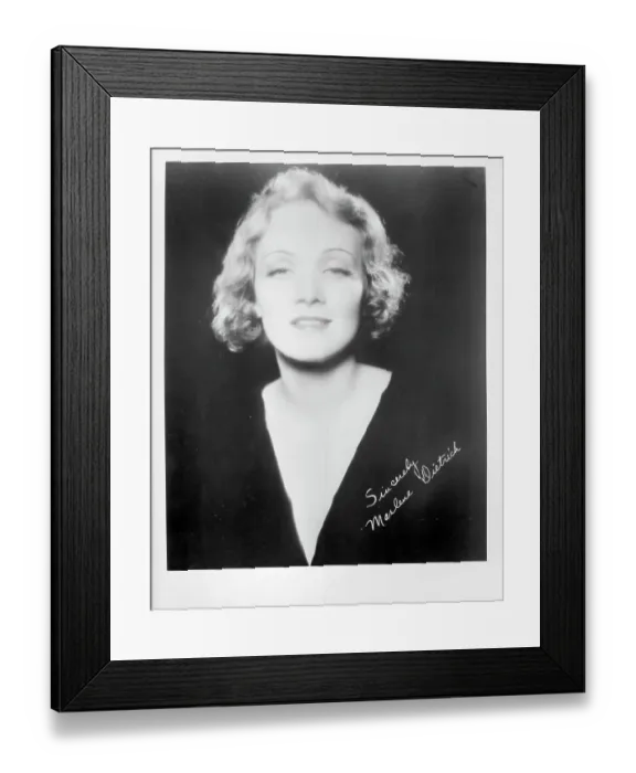 Framed Print : Photo of Marlene Dietrich