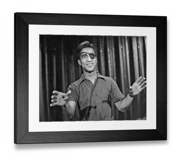 Framed Print : Photo of Sammy Davis Jr Framed Print : Photo of Sammy Davis Jr