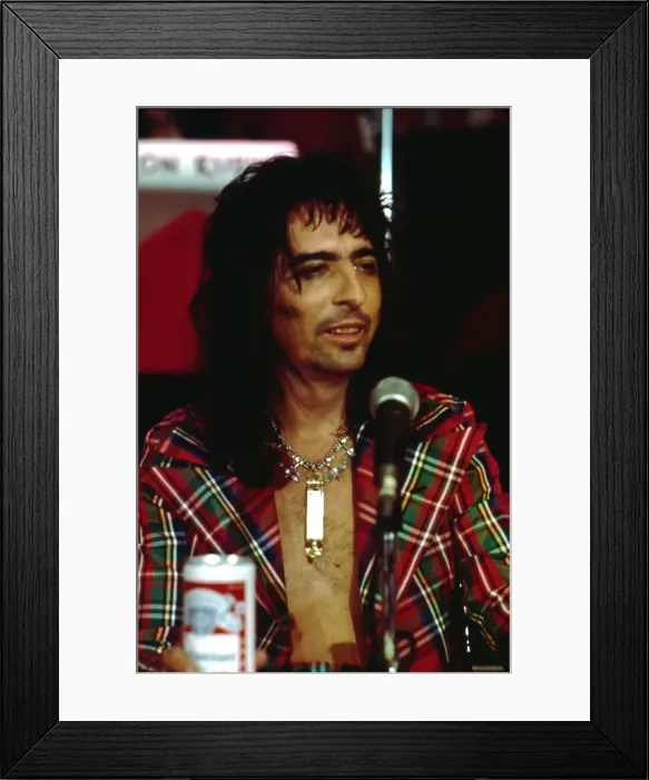 Framed Print : Photo of Alice Cooper Framed Print : Photo of Alice Cooper