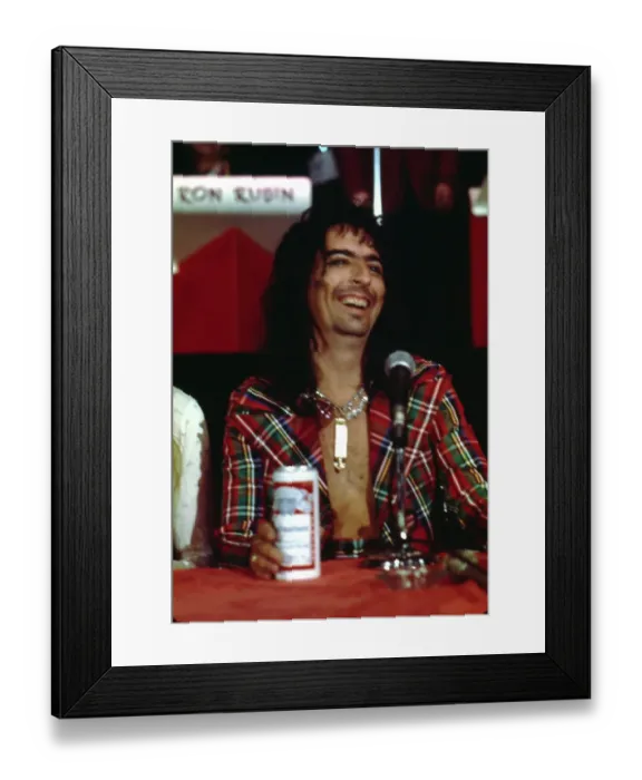Framed Print : Photo of Alice Cooper Framed Print : Photo of Alice Cooper
